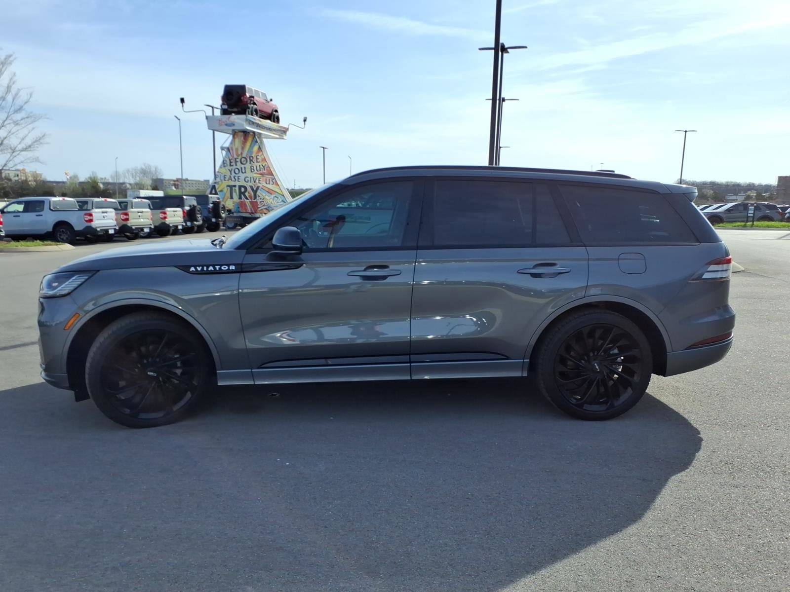 Used 2025 Lincoln Aviator Reserve w/ Equipment Group 201A image 6