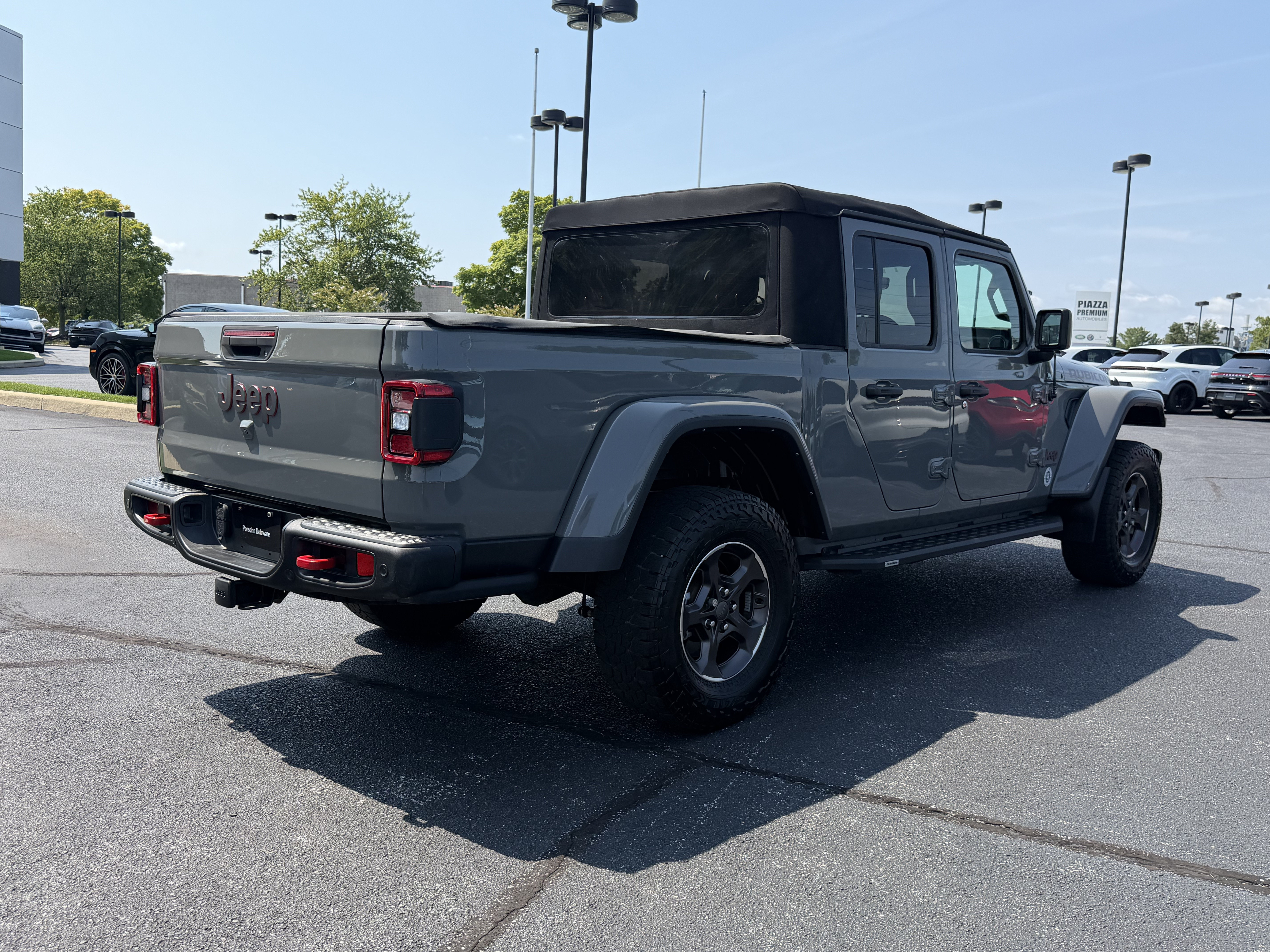 Used 2022 Jeep Gladiator Rubicon w/ LED Lighting Group AWD/4WD image 11