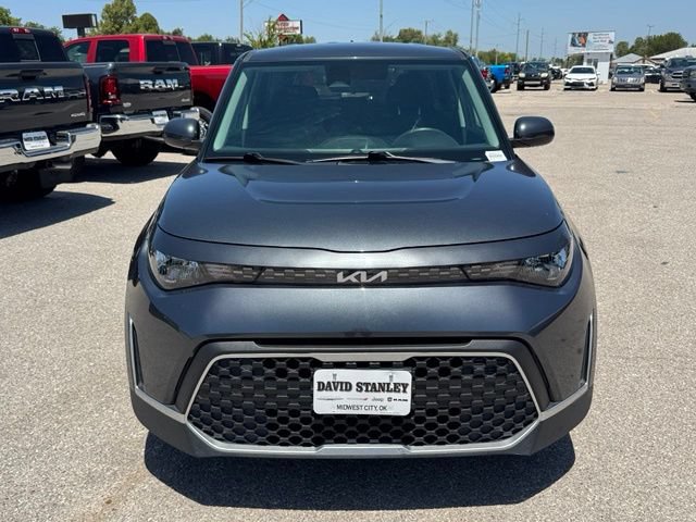 Used 2024 Kia Soul LX w/ Option Group 015 FWD image 2