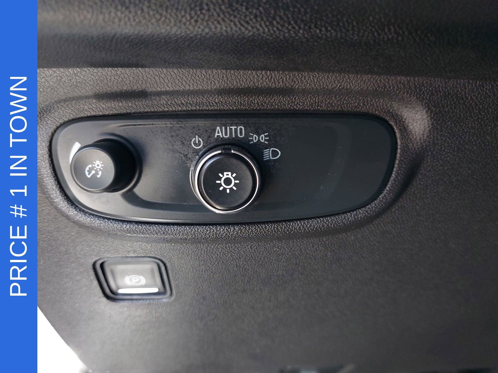 Used 2024 GMC Terrain SLE AWD/4WD image 25