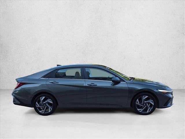 Used 2024 Hyundai Elantra Limited FWD video 4