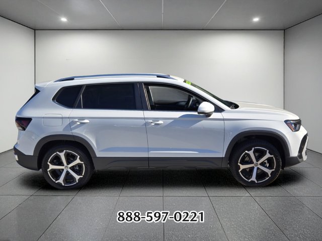 Used 2026 Volkswagen Taos SEL AWD/4WD image 6