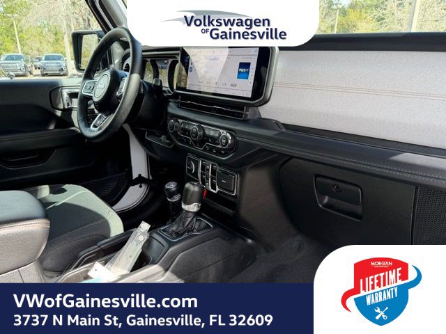 Used 2025 Jeep Wrangler Sahara w/ Safety Group image 11