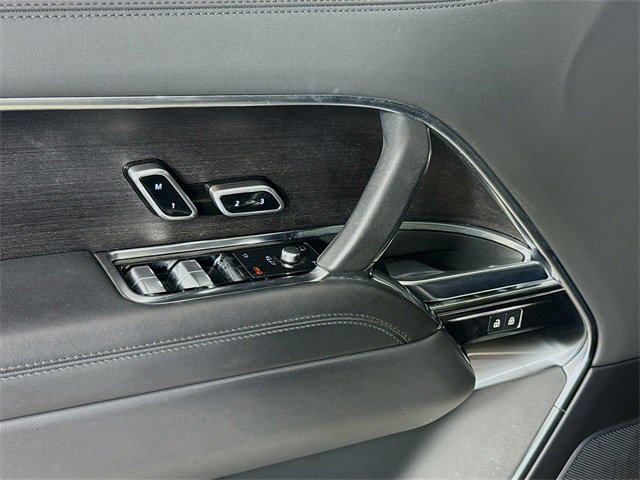 Used 2023 Land Rover Range Rover SE image 20