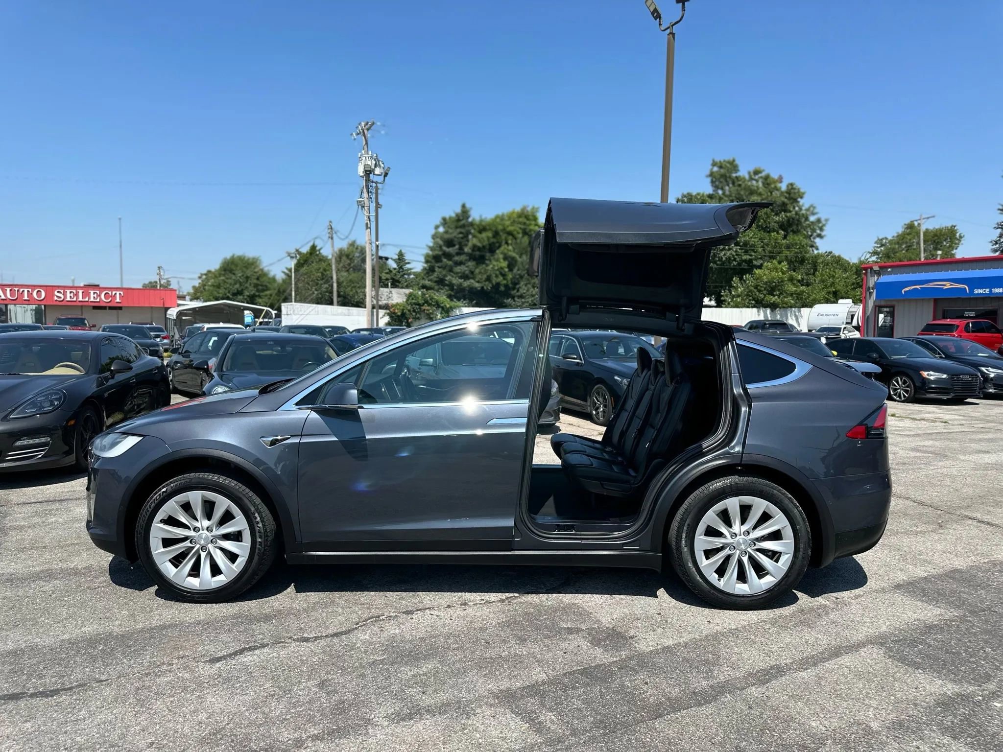 Used 2018 Tesla Model X 75D image 15