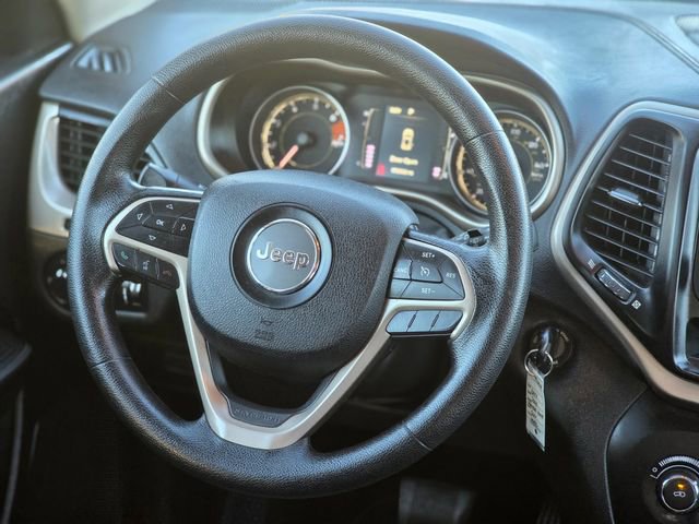 Used 2016 Jeep Cherokee Sport image 27