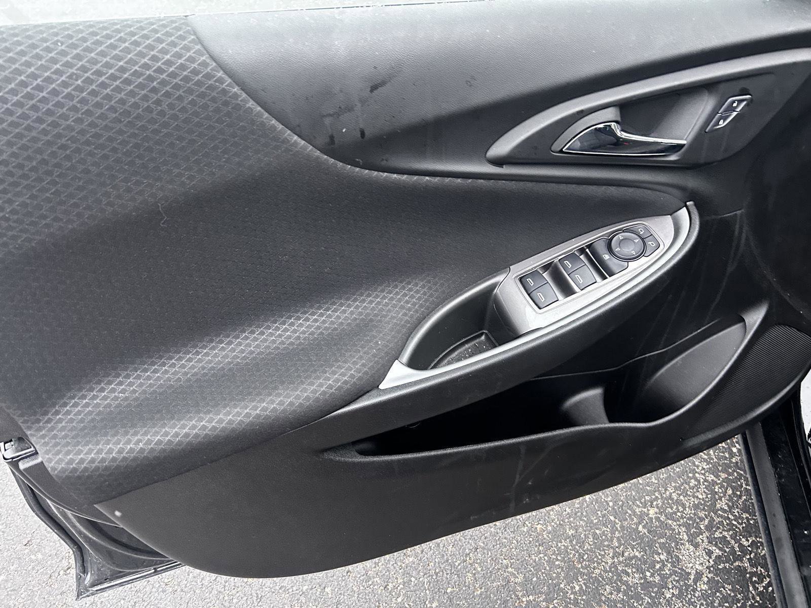 Used 2025 Chevrolet Malibu LS image 10