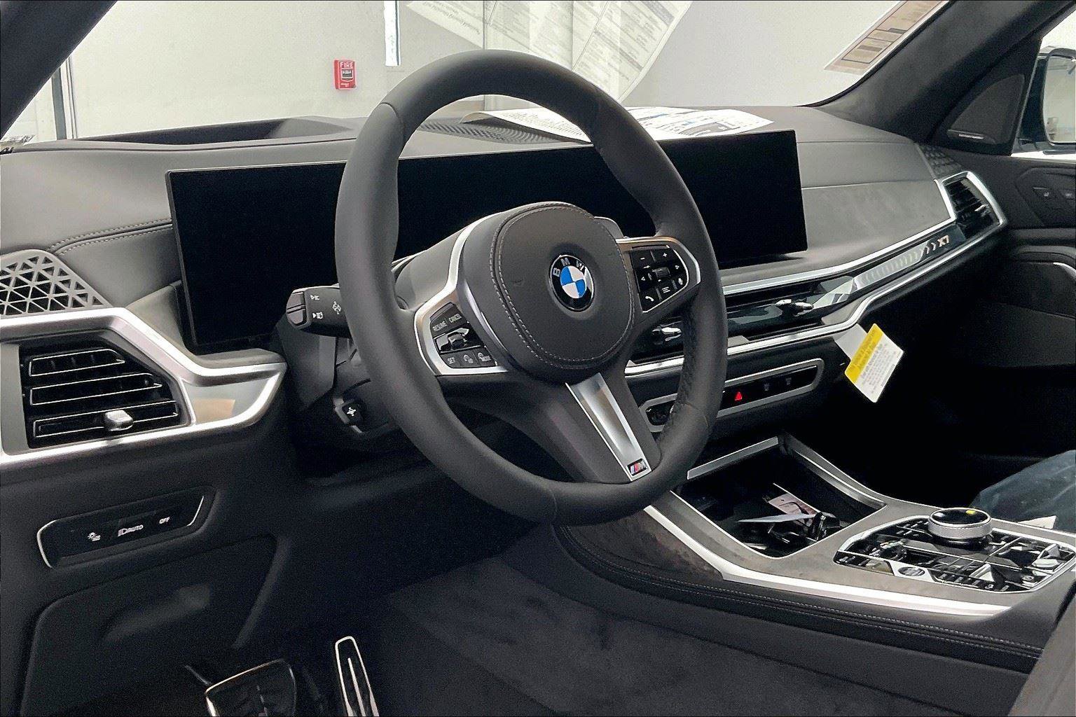 New 2026 BMW X7 xDrive40i w/ Executive Package image 3