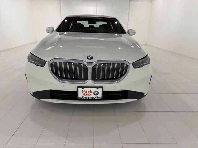 Used 2024 BMW 530i xDrive w/ Premium Package image 8