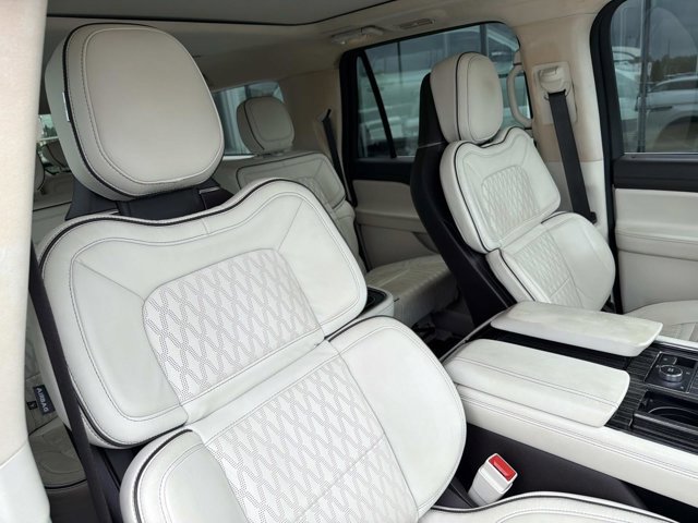 Certified 2024 Lincoln Navigator L Black Label AWD/4WD image 19