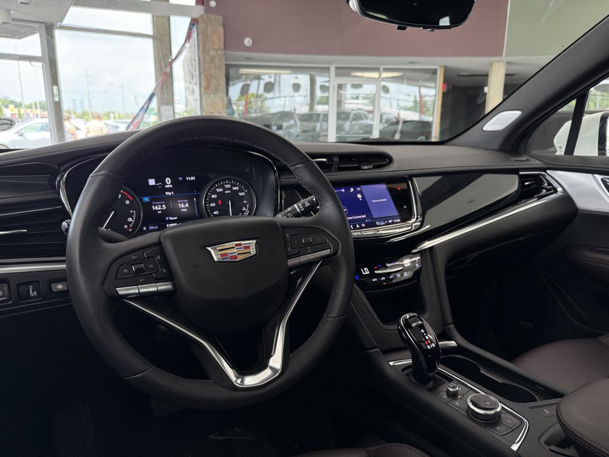 Used 2024 Cadillac XT6 Premium Luxury w/ Technology Package image 46