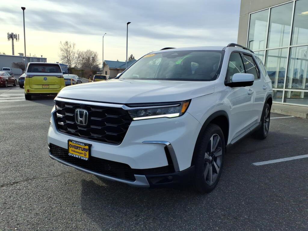 Used 2023 Honda Pilot Elite image 3