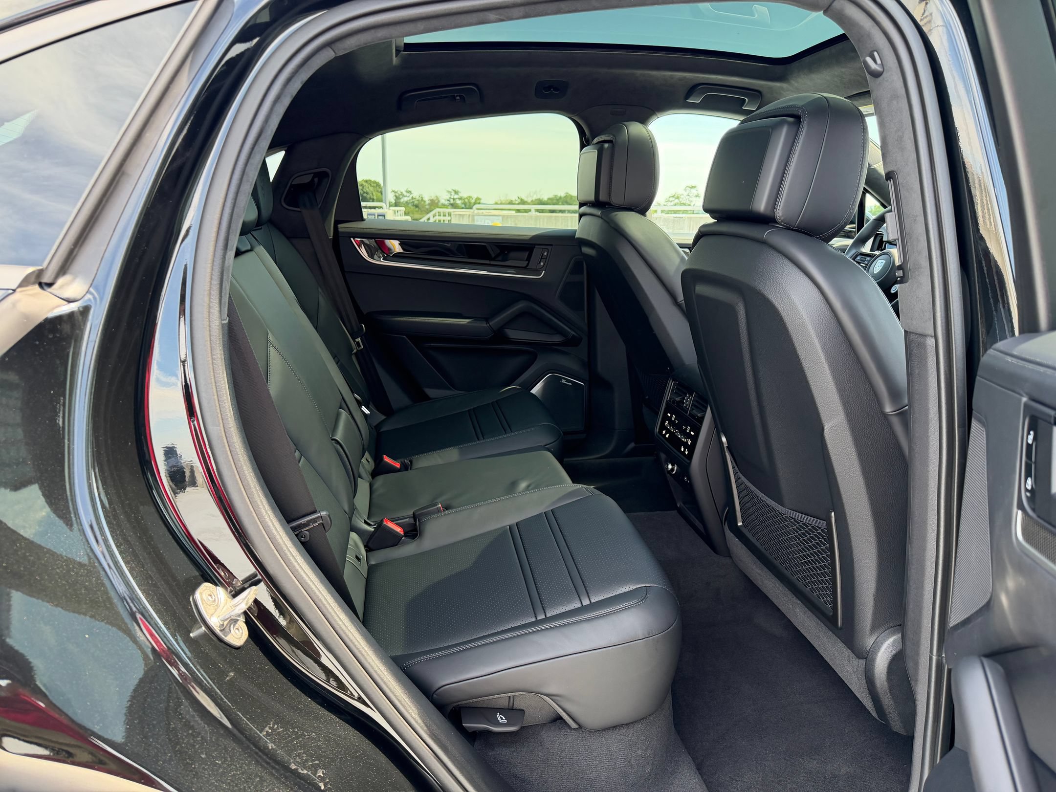New 2026 Porsche Cayenne Turbo AWD/4WD image 29