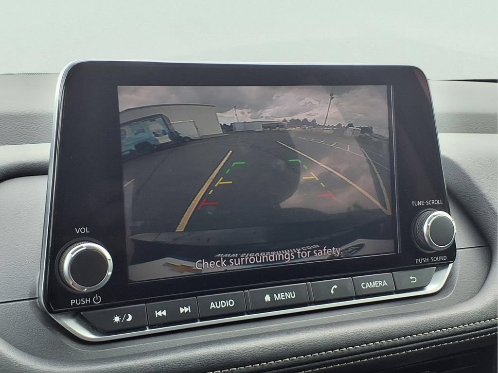 Used 2024 Nissan Rogue SV FWD image 7