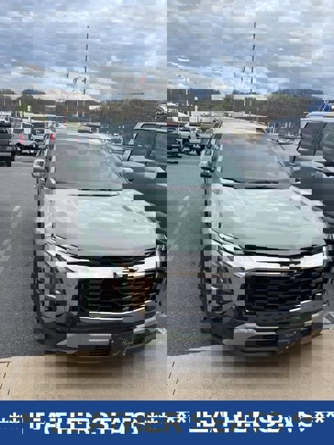 Used 2025 Chevrolet Equinox ACTIV w/ Safety and Technology Package image 3