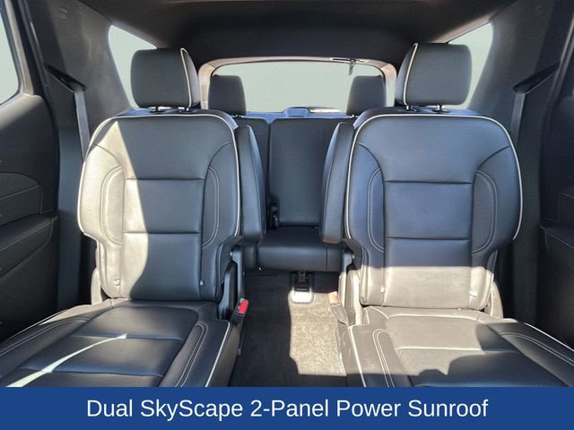 Used 2023 Chevrolet Traverse Premier w/ Redline Edition image 17