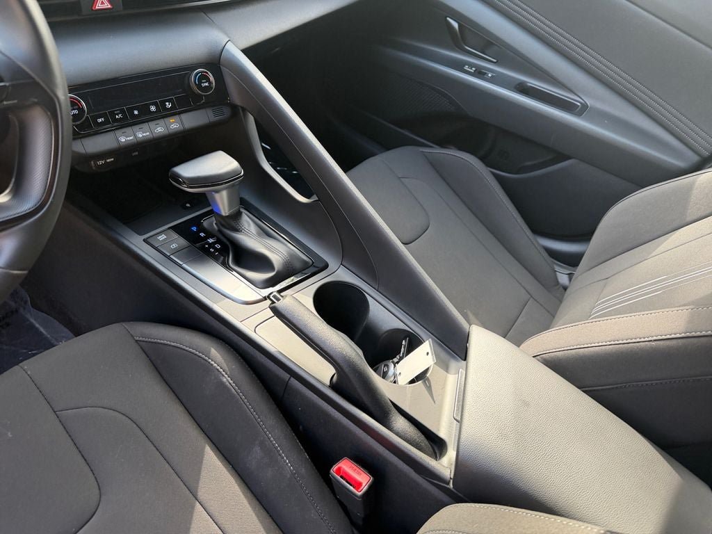 Certified 2025 Hyundai Elantra Sport FWD image 18