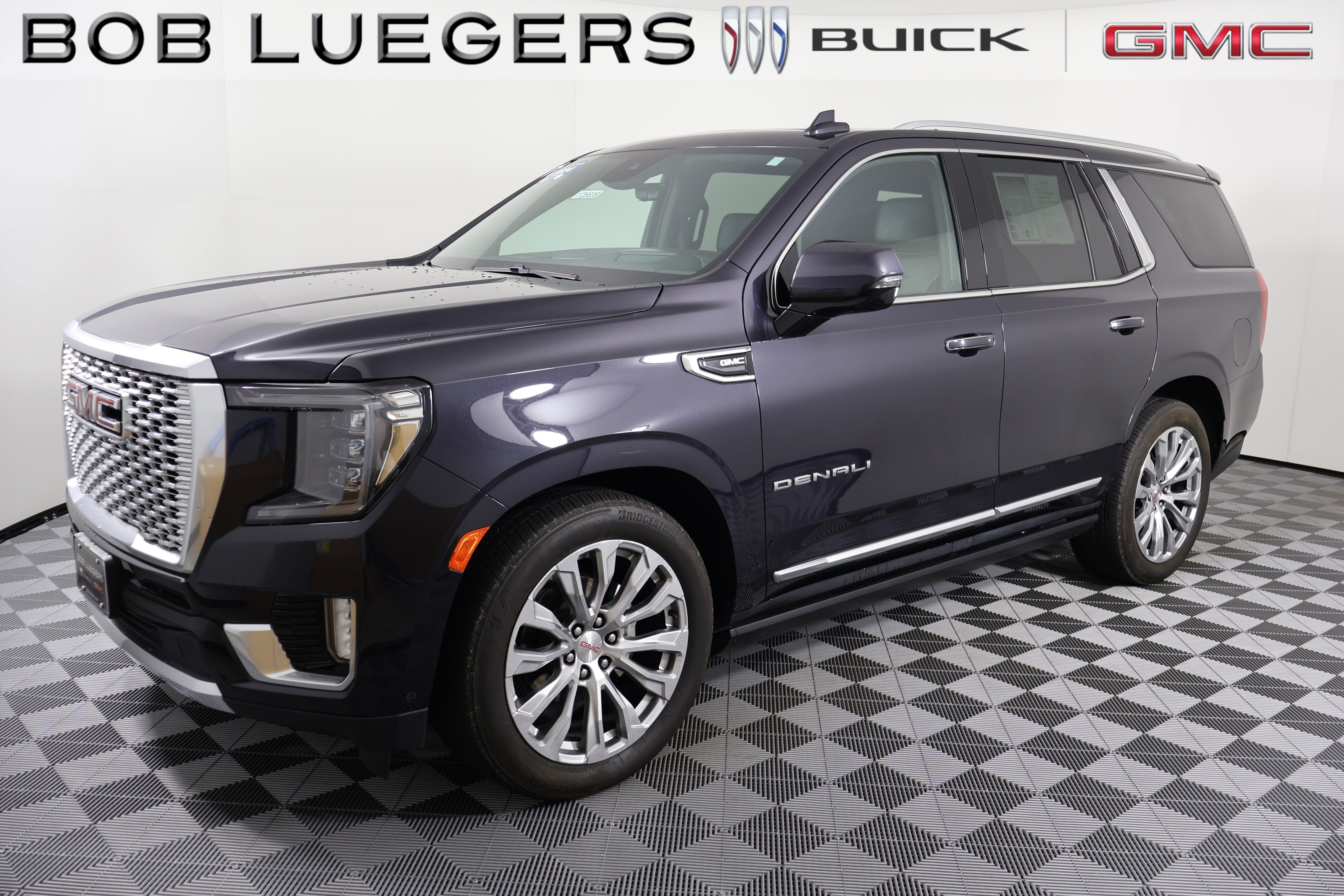 Certified 2024 GMC Yukon Denali w/ Denali Reserve Package AWD/4WD image 3