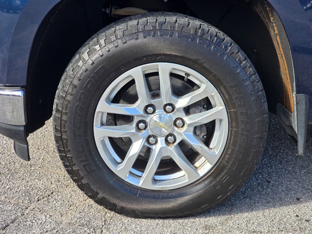 Used 2020 Chevrolet Silverado 1500 LT w/ LT Value Package AWD/4WD image 12