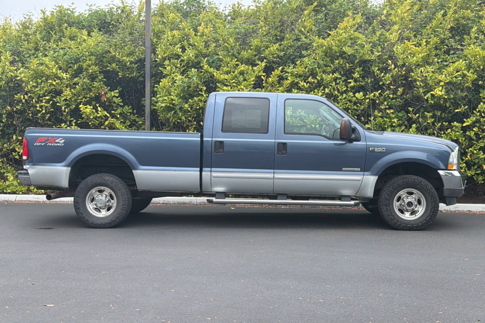 Used 2004 Ford F350 Lariat AWD/4WD image 3