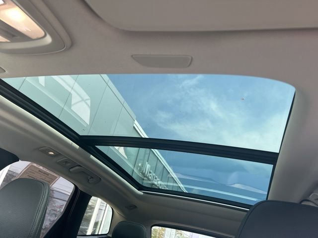 Certified 2025 Volvo XC60 B5 Plus AWD/4WD image 27