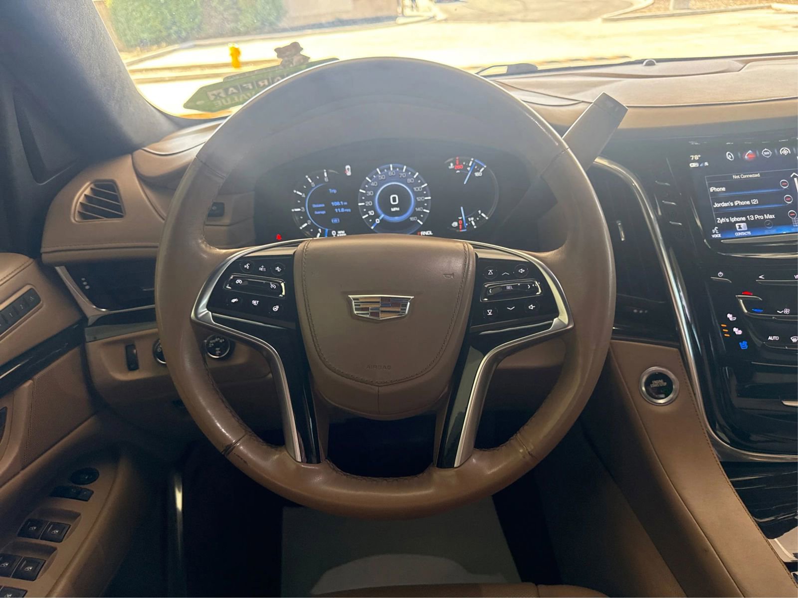 Used 2018 Cadillac Escalade Platinum AWD/4WD image 17