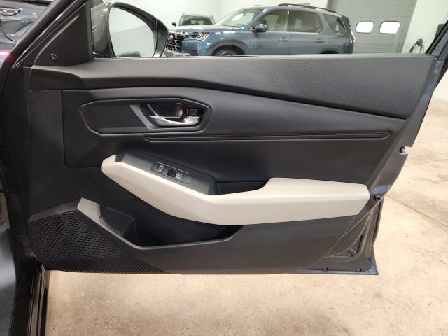 Used 2023 Honda Accord EX-L image 32