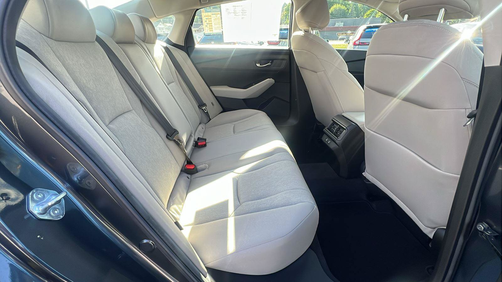Used 2025 Honda Accord SE image 15
