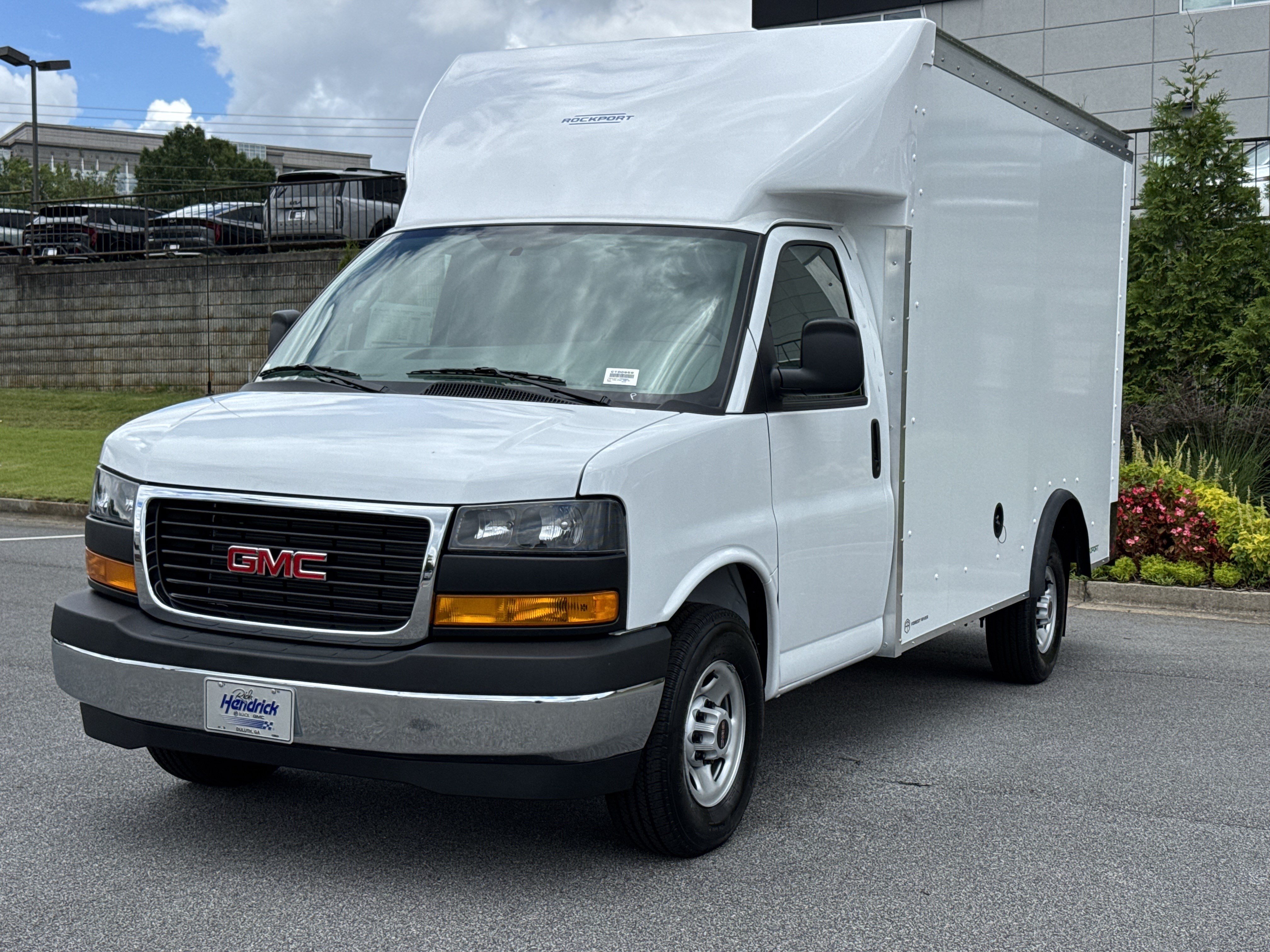 New 2026 GMC Savana 3500 w/ Power Convenience Package RWD image 5