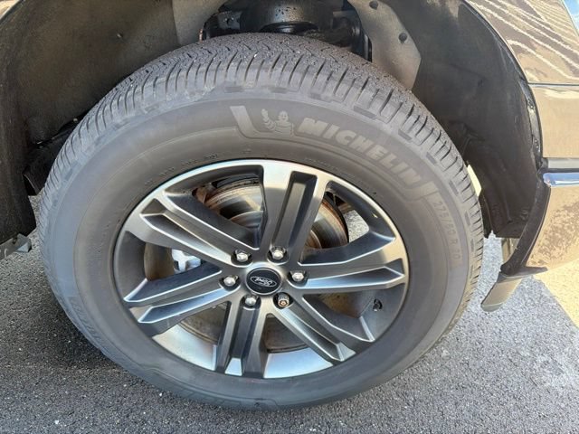 Used 2021 Ford F150 Lariat w/ Equipment Group 502A High AWD/4WD image 4