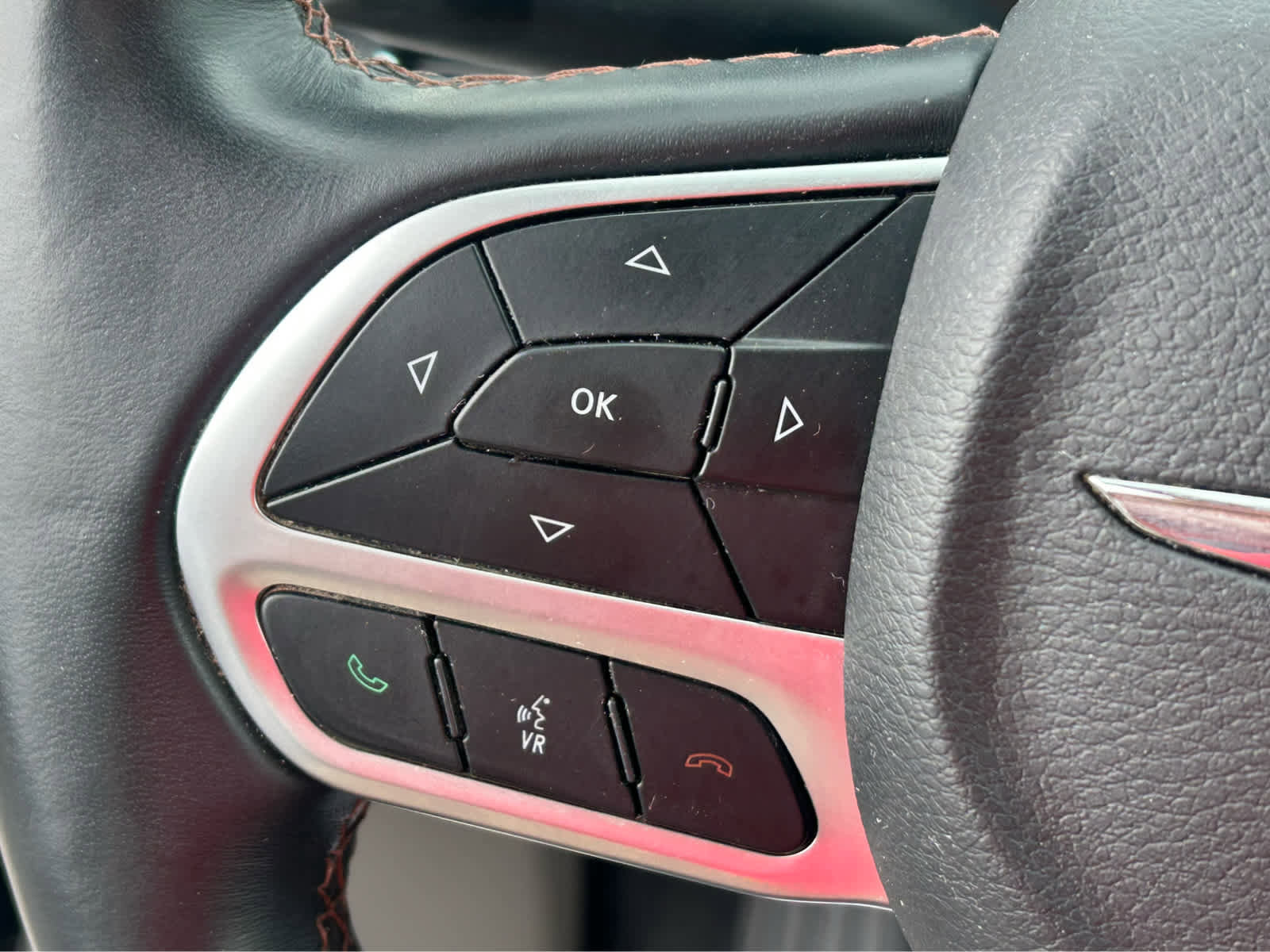 Used 2018 Chrysler Pacifica Touring-L w/ Advanced Safetytec Group FWD image 28