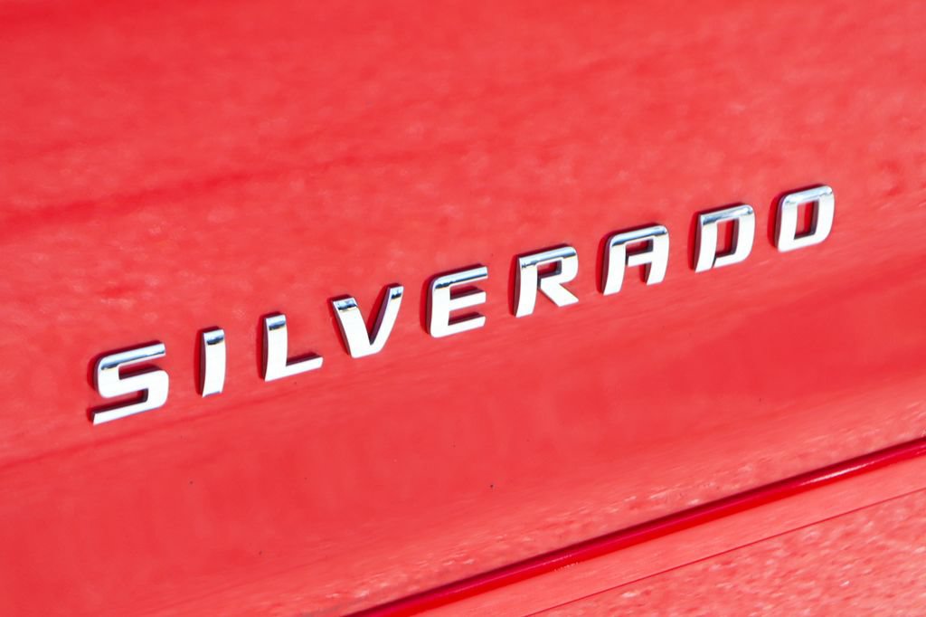 Used 2018 Chevrolet Silverado 1500 LT w/ All Star Edition AWD/4WD image 47