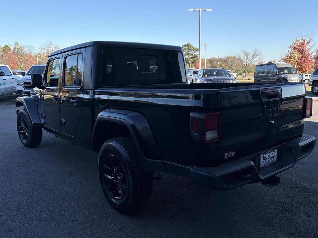 Used 2023 Jeep Gladiator Sport image 7