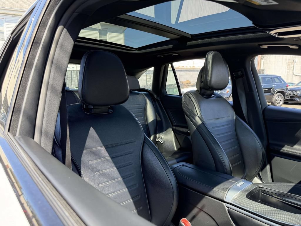 Used 2025 Mercedes-Benz GLC 43 AMG 4MATIC image 13