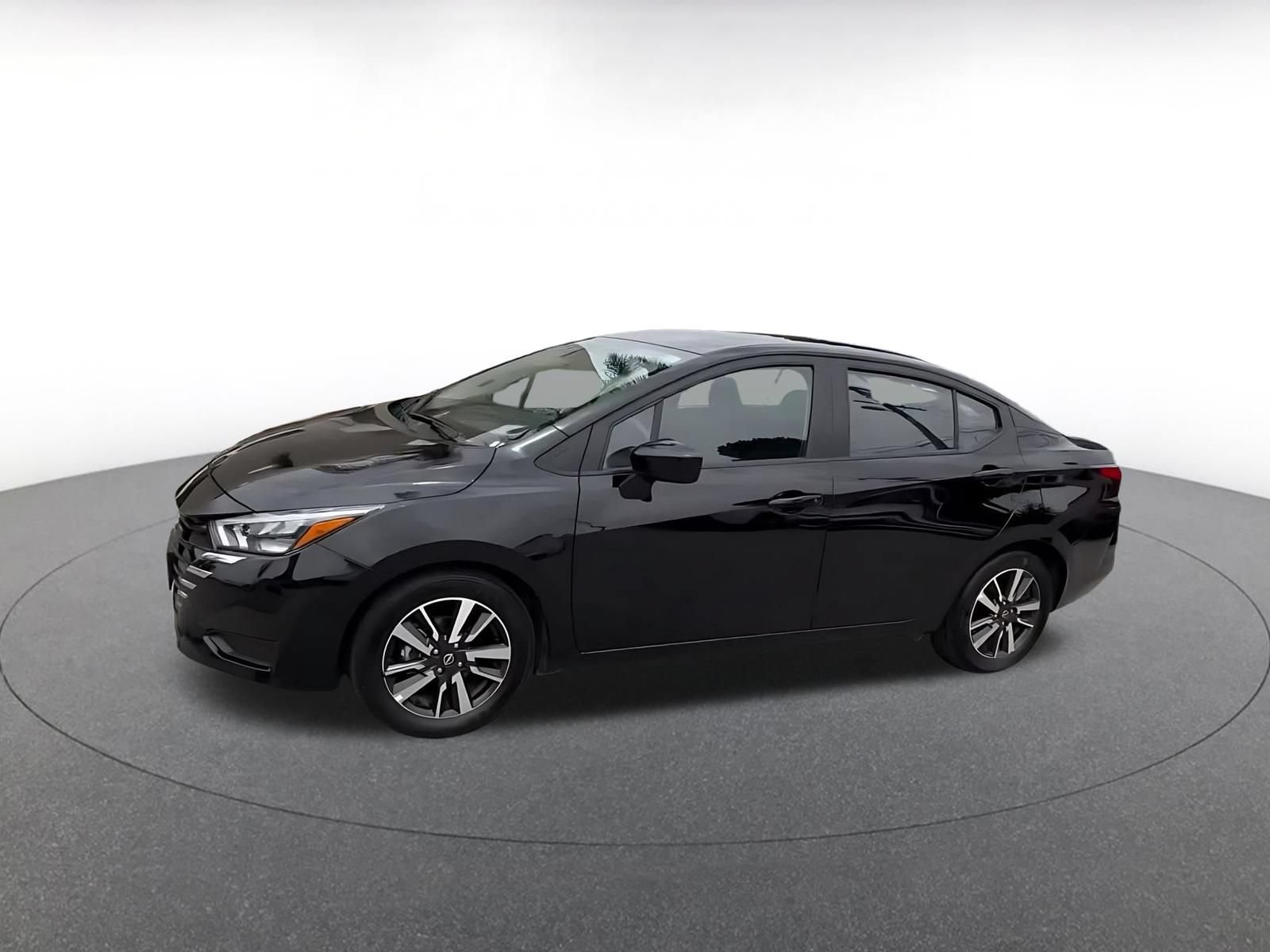 Used 2025 Nissan Versa SV FWD image 8