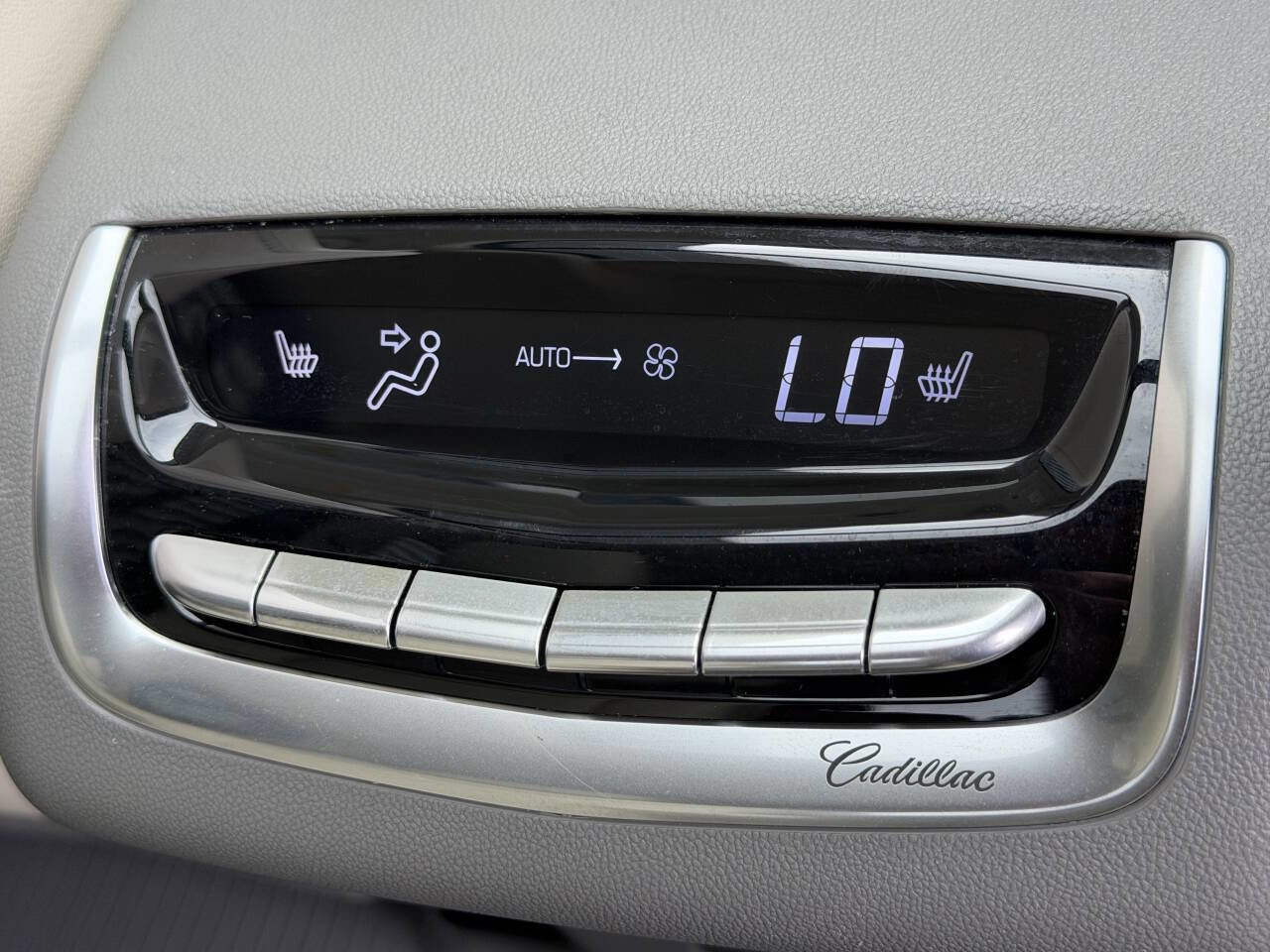Used 2024 Cadillac XT6 Premium Luxury w/ Technology Package AWD/4WD image 21