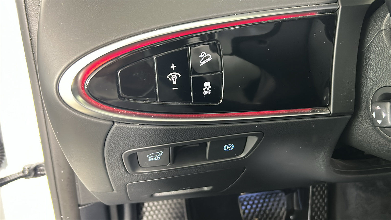 Used 2024 Genesis Electrified GV70 AWD/4WD image 24
