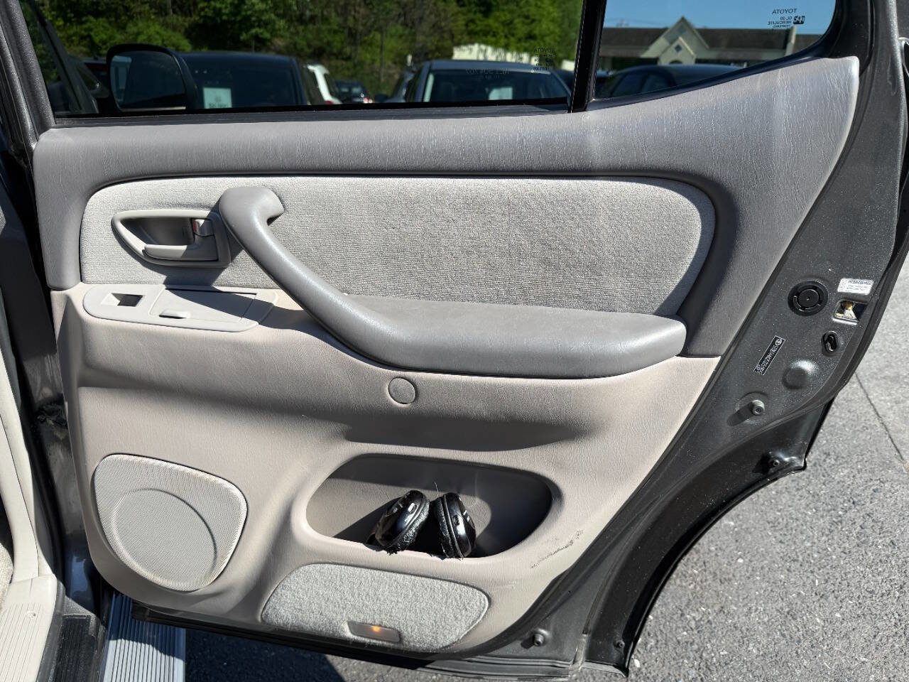 Used 2005 Toyota Sequoia SR5 AWD/4WD image 39