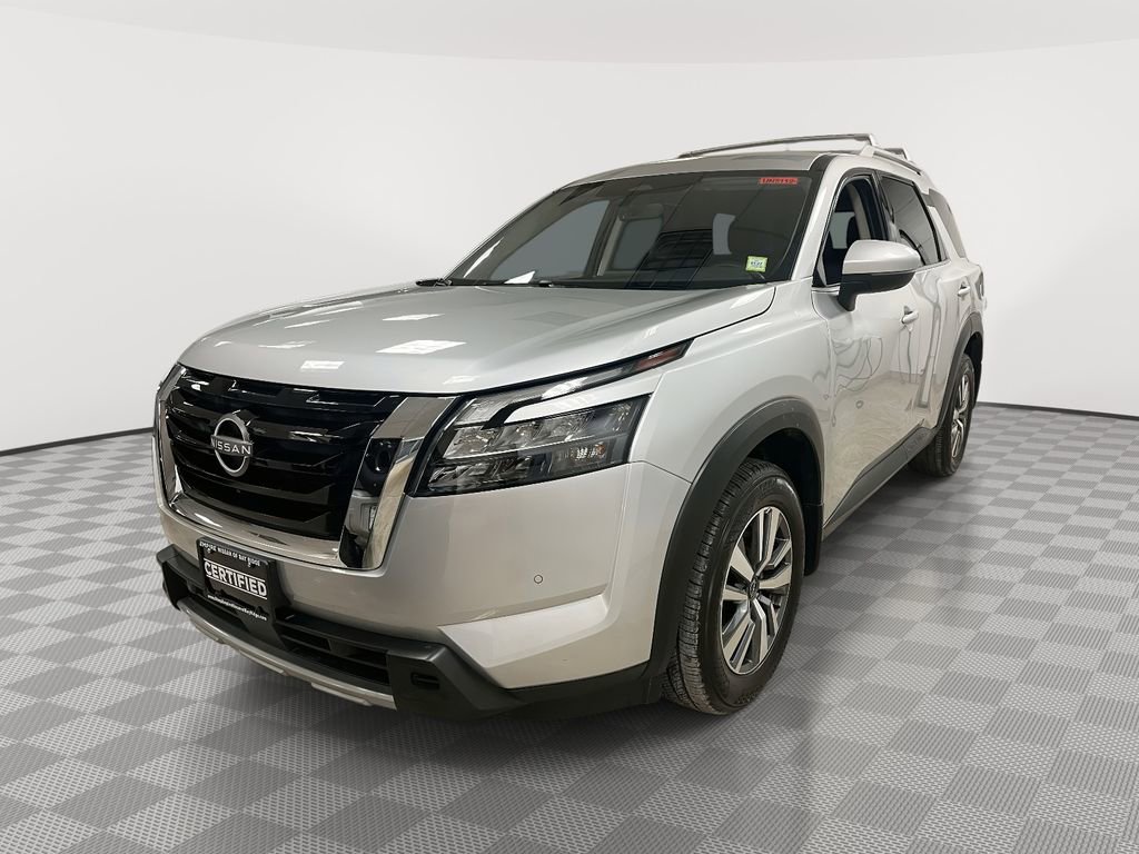 Used 2025 Nissan Pathfinder SL AWD/4WD image 7