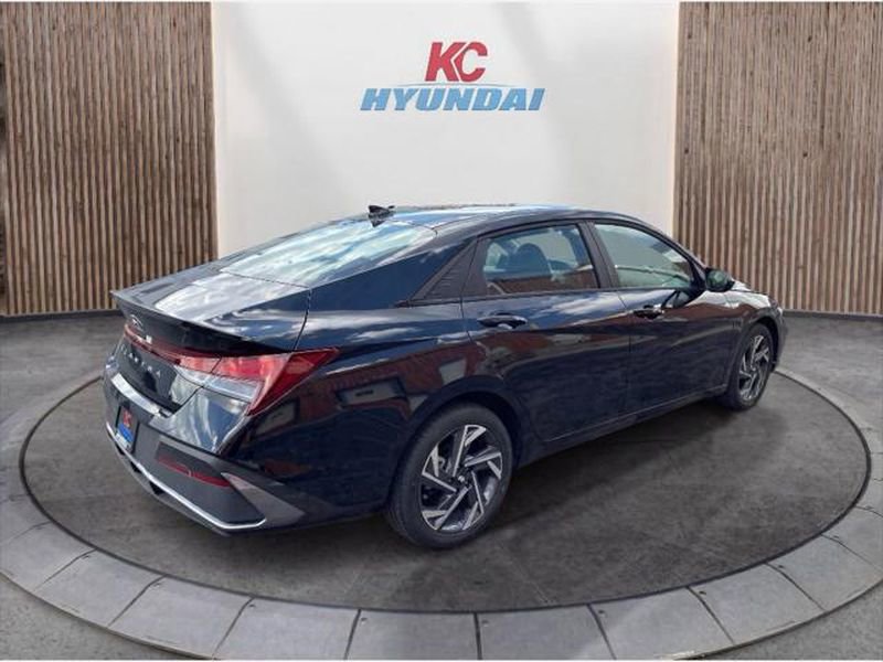 New 2025 Hyundai Elantra Sport image 5