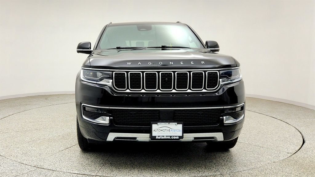 Used 2023 Jeep Wagoneer Series III w/ Convenience Group I AWD/4WD image 2
