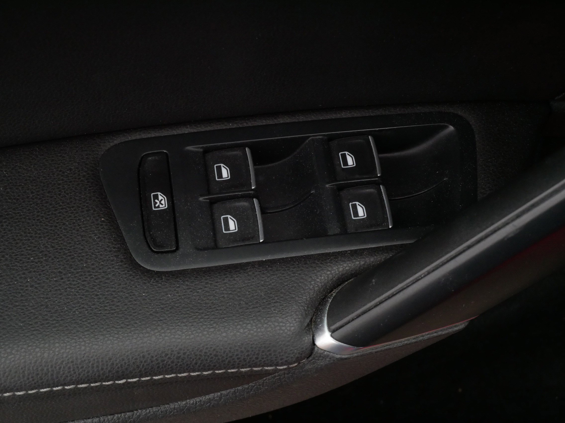 Used 2015 Volkswagen Golf TDI SEL image 18