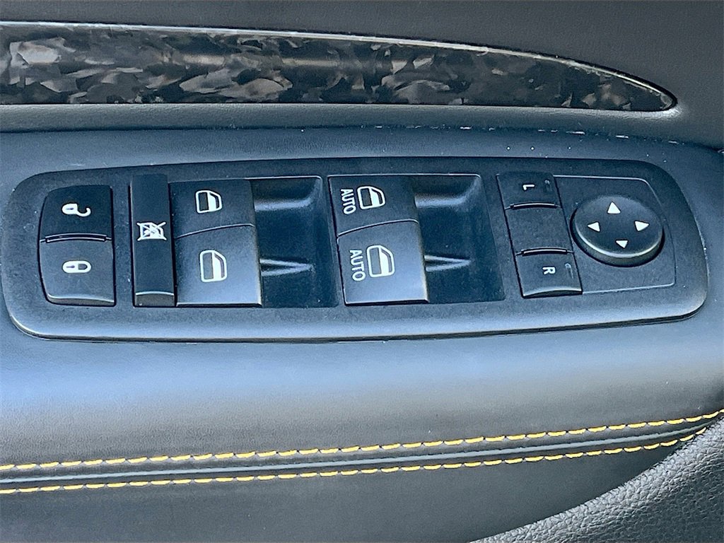 Used 2023 Dodge Durango R/T w/ Hemi Orange Plus Package image 18