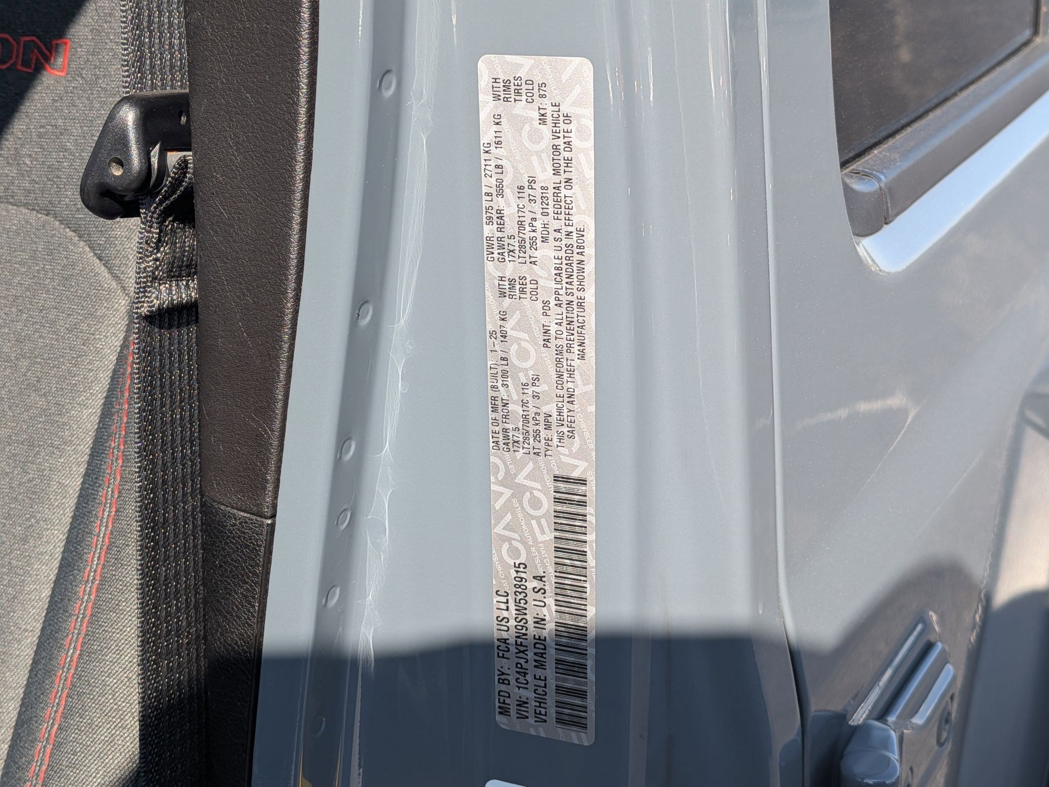 Used 2025 Jeep Wrangler Unlimited Rubicon image 36