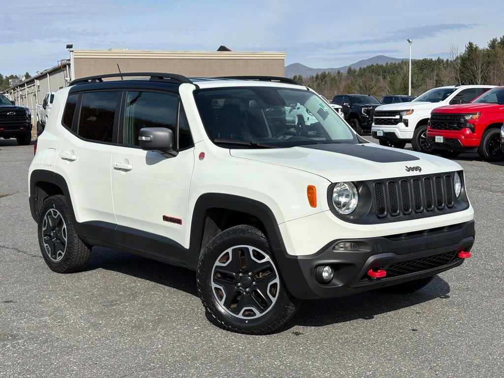 Used 2016 Jeep Renegade Trailhawk w/ Premium Trailhawk Package image 13