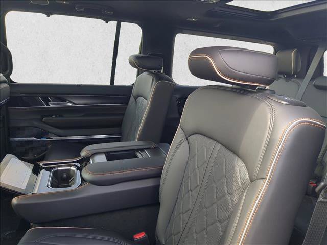 New 2026 Jeep Grand Wagoneer Summit AWD/4WD image 16