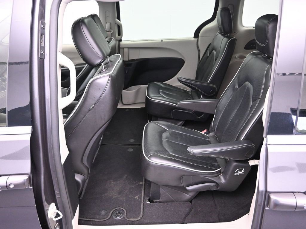 Used 2022 Chrysler Pacifica Limited image 22