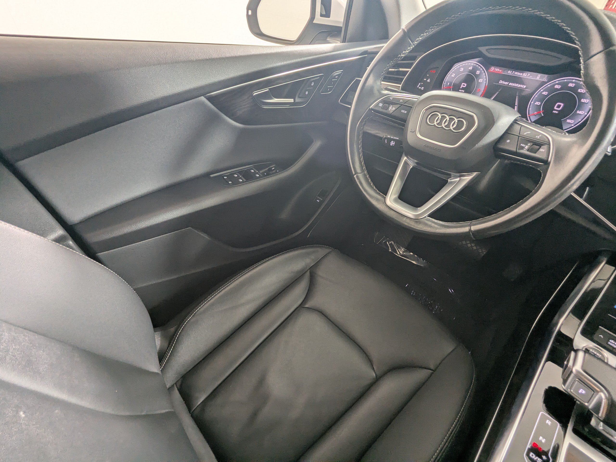 Used 2023 Audi Q8 Premium w/ Convenience Package AWD/4WD image 9
