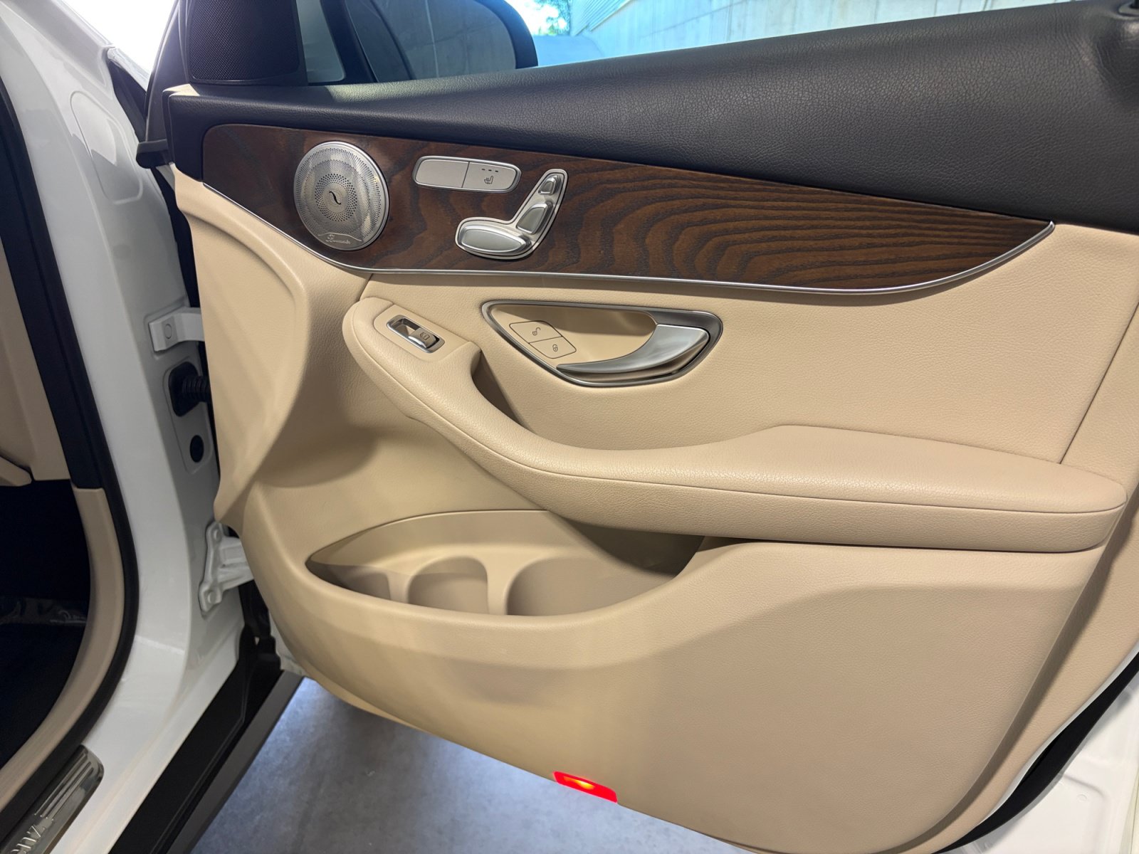 Used 2019 Mercedes-Benz GLC 300 4MATIC image 24