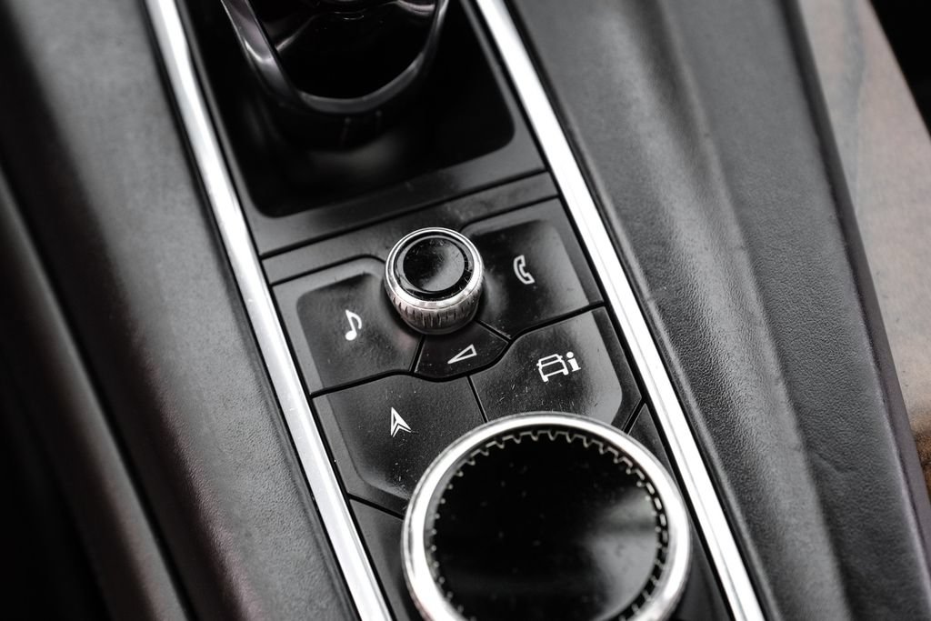 Used 2021 Cadillac Escalade Premium Luxury Platinum AWD/4WD image 26